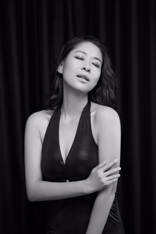 Soprano Mariana Hong