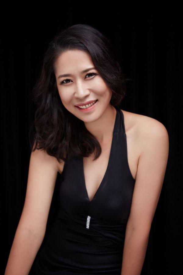 Soprano Mariana Hong